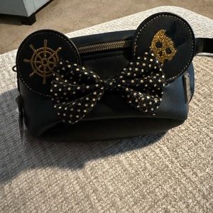 Minnie Main Attraction bum bag by Loungefly Disney Pirates of the Caribbean